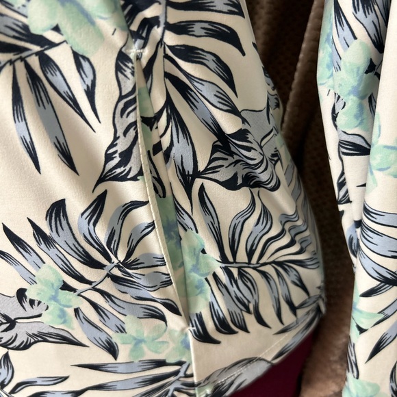 Tommy Bahama Golf Stretch Tropical Print 1/3 Zip - Size S/P - Picture 11 of 14